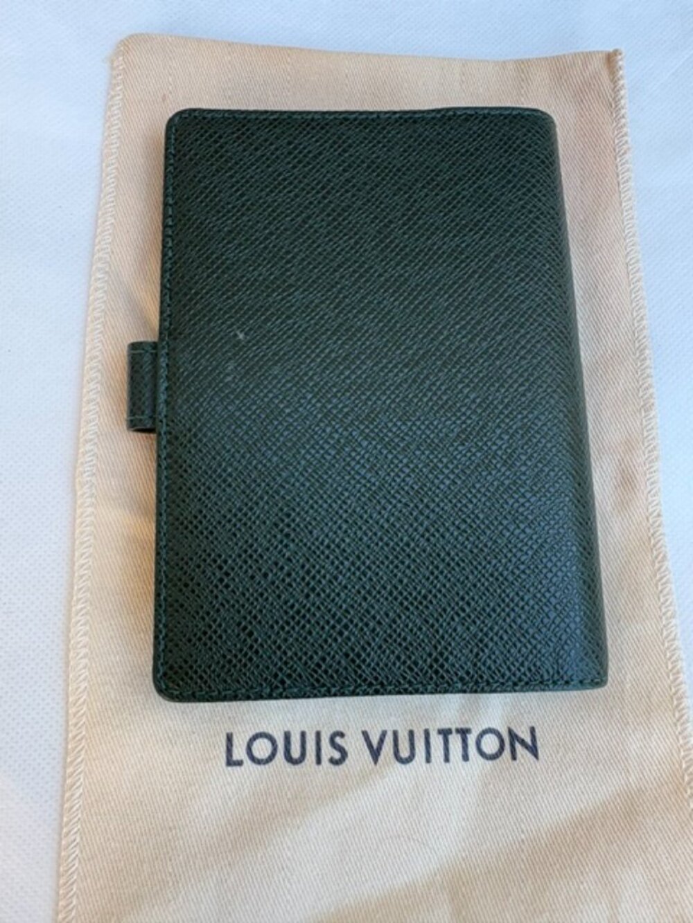 Louis Vuitton Taiga Agenda PM Notebook Cover, Evergreen NWOT - Picture 4 of 10